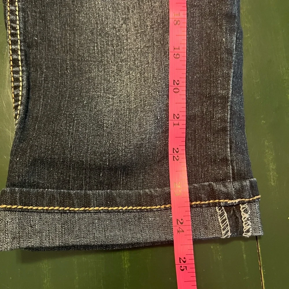 Woman’s Mudd Jean Capris - Picture 10 of 12